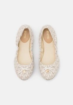 MICHAEL Michael Kors Juliette Flat - Ballerina'S - Vanilla -Farfetch Winkel 002c7159efc74d4eb6c0afcbfd506e1f