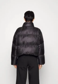 MICHAEL Michael Kors Cropd Solid Eco - Gewatteerde Jas - Black 10 MICHAEL Michael Kors Cropd Solid Eco - Gewatteerde Jas - Black -Farfetch Winkel 086e09ea6c44494c91ae0976563612c6