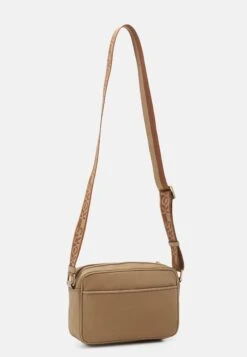 MICHAEL Michael Kors Jet Set Charm Xbody - Schoudertas - Camel/Multi -Farfetch Winkel 0c4f372dfce04119ad0ec5ad1ed2e88f