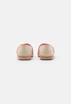MICHAEL Michael Kors Kendrick Toe Cap - Espadrilles - Geranium -Farfetch Winkel 0d541356f91448e9bbf719adb6adee6d