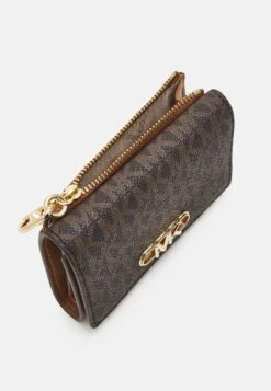 MICHAEL Michael Kors Parker Flap Trifold - Portemonnee - Brown -Farfetch Winkel 11485605d5f340028b053447aeb8ce0c