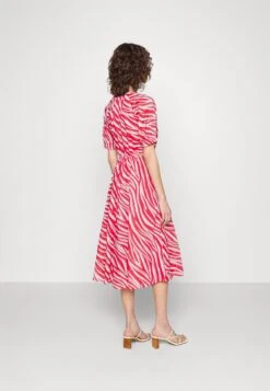 MICHAEL Michael Kors Large Zebra Midi Drs - Jurk - Geranium -Farfetch Winkel 125a3c7cdfd44a5da87e55b59bd71548