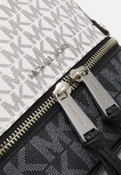 MICHAEL Michael Kors Rhea Zip Xs Backpack - Rugzak - Black/Grey -Farfetch Winkel 1307567366fb4833adbcb9a54854f3ed
