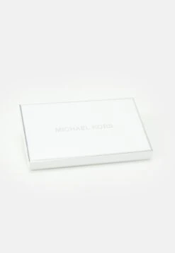 MICHAEL Michael Kors Empire Zip Card Case - Portemonnee - Camel 12 MICHAEL Michael Kors Empire Zip Card Case - Portemonnee - Camel -Farfetch Winkel 13242e93ddbf46288ad641bed1f97fd9