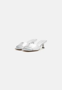 MICHAEL Michael Kors Amal Kitten Sandal - Muiltjes Met Hak - Silver -Farfetch Winkel 13469185694e417da9b4252a7bdbd10d