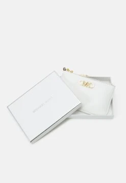 MICHAEL Michael Kors Parker Key Card Holder - Portemonnee - Optic White -Farfetch Winkel 165fc55400d74242b3a2ab269cd418c9