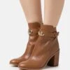 MICHAEL Michael Kors Darcy Heeled - Korte Laarzen - Brown