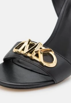 MICHAEL Michael Kors Parker- Sandalen - Black -Farfetch Winkel 1803199d27fe4c7fbd21c8cd505f1853