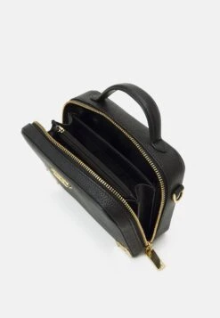 MICHAEL Michael Kors Estelle Trunk Xbody - Schoudertas - Black 9 MICHAEL Michael Kors Estelle Trunk Xbody - Schoudertas - Black -Farfetch Winkel 19cd1f07e1aa44019ccb52a1bada9aca