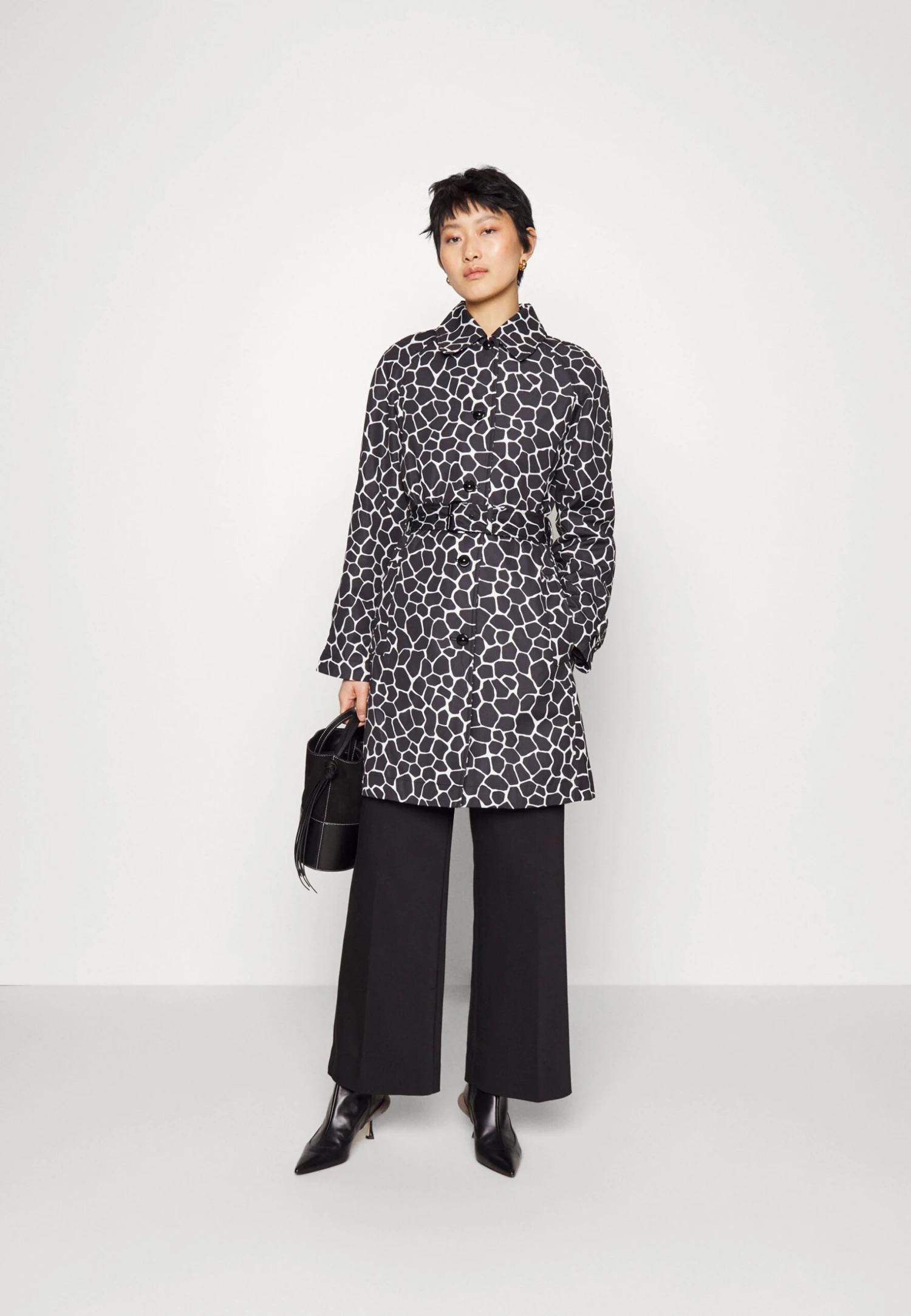 MICHAEL Michael Kors Giraffe Belted Trench - Trenchcoat - Black/White 4 MICHAEL Michael Kors Giraffe Belted Trench - Trenchcoat - Black/White - Afbeelding 2