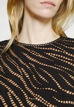 MICHAEL Michael Kors Eyelet Cap Dress - Cocktailjurk - Black -Farfetch Winkel 1ceff950093e4b7592c89de0bf7f4026