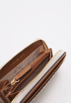 MICHAEL Michael Kors Jet Set Charm Coin Card Case - Portemonnee - Vanilla -Farfetch Winkel 1d24ec3e44b1444eb17d1251d97b46a6