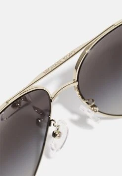 Michael Kors Cheyenne - Zonnebril - Light Gold-Coloured -Farfetch Winkel 2081c530825543248ab90d1c27aa1b14
