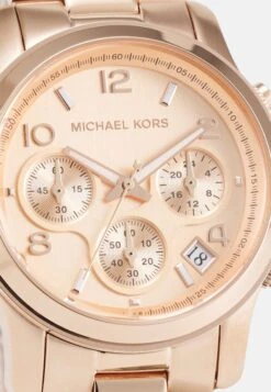 Michael Kors Runway - Chronograaf - Rosegold -Farfetch Winkel 21517ba025734486a6d5dad7a15c9755