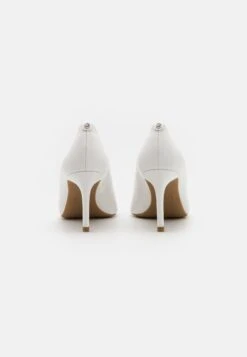 MICHAEL Michael Kors Alina Flex- Klassieke Pumps - White -Farfetch Winkel 222e0c42d8c74bcf9b7ecb85dc0bf369