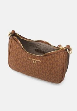 MICHAEL Michael Kors Jet Charm Chain Pouchette - Handtas - Luggage -Farfetch Winkel 226e24a6cb9b47fdaab10ac58ef33ab5