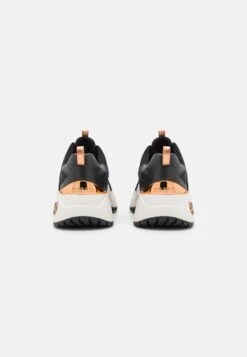 MICHAEL Michael Kors Dara Trainer - Sneakers Laag - Rose Gold -Farfetch Winkel 23a1703f8bbf46d0abe690664b1cdc47