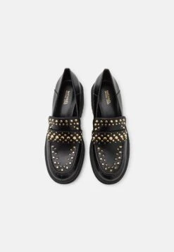 MICHAEL Michael Kors Rocco Heeled Loafer - Plateaupumps - Black -Farfetch Winkel 26676ecc22bb48a48e59a38ebf98b309