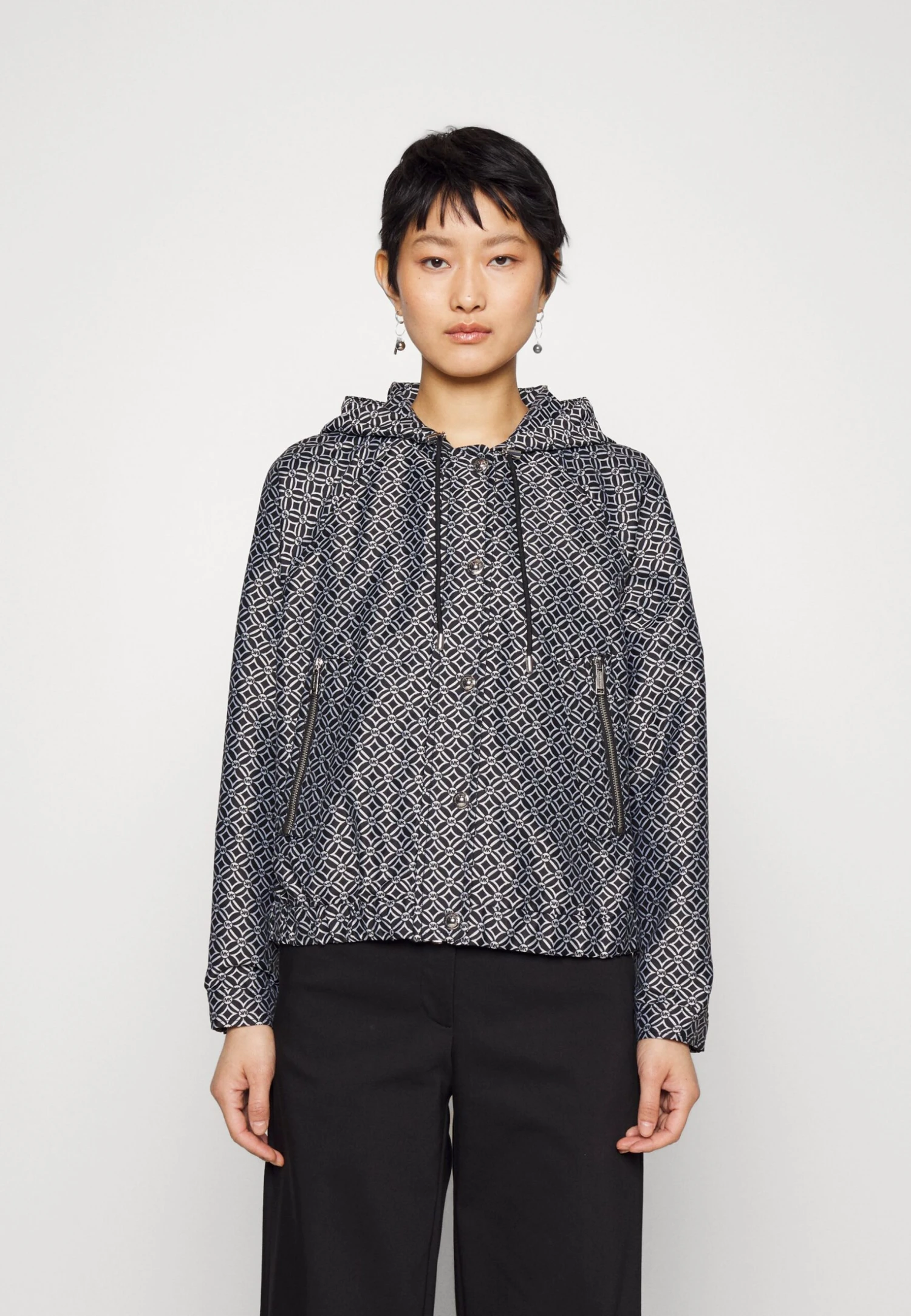 MICHAEL Michael Kors Logo Anorak - Windjack - Bone 3 MICHAEL Michael Kors Logo Anorak - Windjack - Bone