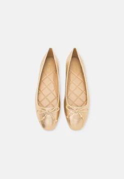 MICHAEL Michael Kors Nori Flat - Ballerina'S - Pale Gold -Farfetch Winkel 27482b1832144d73af5bcac764bda506
