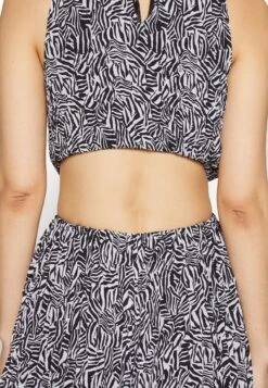 MICHAEL Michael Kors Pop Cutout- Jurk - Black/White -Farfetch Winkel 29c1850c6bff4578a80c211f1590eb76