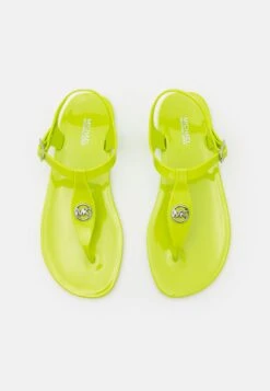 MICHAEL Michael Kors Mallory Jelly - Teensandalen - Bright Limeade -Farfetch Winkel 2dc266930b1645aa82d98f795e15f4e6