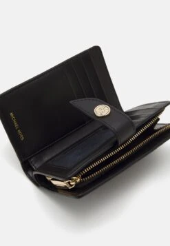 MICHAEL Michael Kors Charm Wallet - Portemonnee - Black -Farfetch Winkel 2ea467d8bb5f4ca5914e0f781f81b1e3
