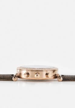 Michael Kors Parker - Horloge - Brown -Farfetch Winkel 2ec993bfbb5b4055b7b7b3df85e7deed