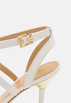 MICHAEL Michael Kors Asha - Sandalen Met Hoge Hak - Optic White 15 MICHAEL Michael Kors Asha - Sandalen Met Hoge Hak - Optic White -Farfetch Winkel 2f7c6753c33145c3b155c9764ec2271f