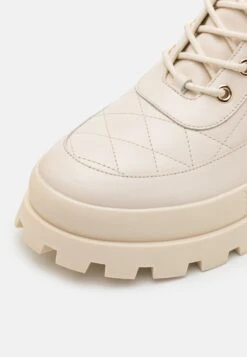 MICHAEL Michael Kors Rowan Lace Up- Veterboots - Light Cream 15 MICHAEL Michael Kors Rowan Lace Up- Veterboots - Light Cream -Farfetch Winkel 39cda2a7d84a4edc925e5f9792ddb416