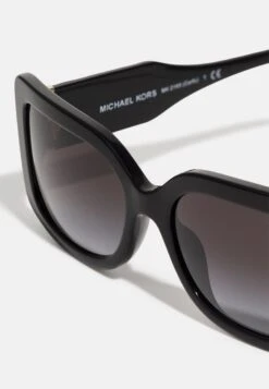 Michael Kors Corfu - Zonnebril - Black -Farfetch Winkel 3a6aae3a52274b67b64b9cf017b7065e