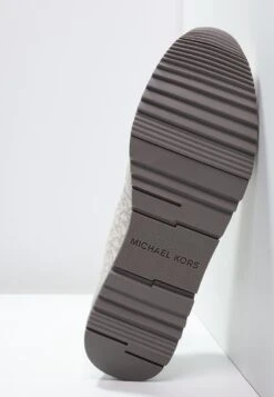 MICHAEL Michael Kors Allie - Sneakers Laag - Vanilla -Farfetch Winkel 3b9b8128e4aa4245839f01fe20660b28