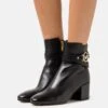 MICHAEL Michael Kors Rory Mid Bootie - Korte Laarzen - Black -Farfetch Winkel 3bfb683ab47f4d7289da25185c7aa23b