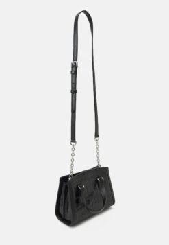 MICHAEL Michael Kors Chantal Xbody - Schoudertas - Black 8 MICHAEL Michael Kors Chantal Xbody - Schoudertas - Black -Farfetch Winkel 3c64e6dcfb01432f9e353b25f22cb609