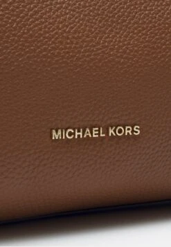 MICHAEL Michael Kors Kensington Tote - Handtas - Luggage -Farfetch Winkel 412f8021d0d14c5b9625ac6884d6e5d2