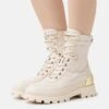 MICHAEL Michael Kors Rowan Lace Up- Veterboots - Light Cream 2 MICHAEL Michael Kors Rowan Lace Up- Veterboots - Light Cream -Farfetch Winkel 424d79c1ba7a49cb8ecaccf3b700fb30