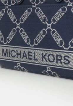MICHAEL Michael Kors Gigi - Shopper - Navy Multi -Farfetch Winkel 474c7cc97c0c4a26805a8e4d432afdbc