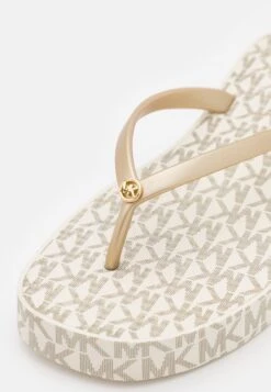 MICHAEL Michael Kors Lilo - Teensandalen - Vanilla/Pale Gold -Farfetch Winkel 4986694665c74438b14eba9821bd49bd