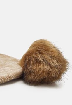 MICHAEL Michael Kors B0Ld Dot Beanie - Muts - Cafe 8 MICHAEL Michael Kors B0Ld Dot Beanie - Muts - Cafe -Farfetch Winkel 4a83fdf069114c25ba3ae30dd73e1a79