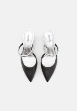 MICHAEL Michael Kors Jessa Mule Kitten - Muiltjes Met Hak - Black/Silver 13 MICHAEL Michael Kors Jessa Mule Kitten - Muiltjes Met Hak - Black/Silver -Farfetch Winkel 4b0535dbcb8d488cadc098f6b6662d6e