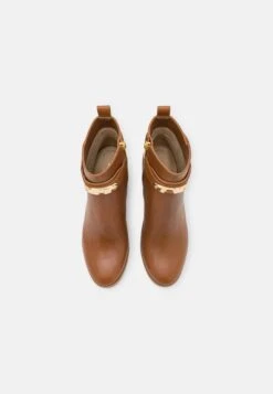 MICHAEL Michael Kors Darcy Heeled - Korte Laarzen - Brown 13 MICHAEL Michael Kors Darcy Heeled - Korte Laarzen - Brown -Farfetch Winkel 4cb5f8a290e84b699cfbb9d5f7e22d3c