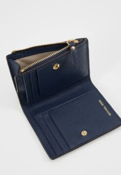 MICHAEL Michael Kors Jet Set Snap Billfold Small - Portemonnee - Navy -Farfetch Winkel 4dc960f4d6174bc6839265672f84cf92