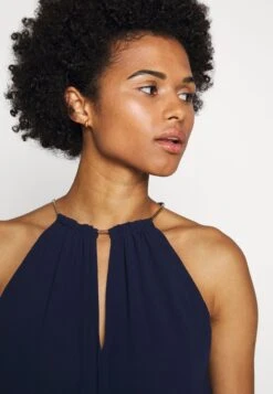 MICHAEL Michael Kors Chain Neck Midi Dress- Cocktailjurk - True Navy 12 MICHAEL Michael Kors Chain Neck Midi Dress- Cocktailjurk - True Navy -Farfetch Winkel 4f20b7b8169142e185fff1af05c94832