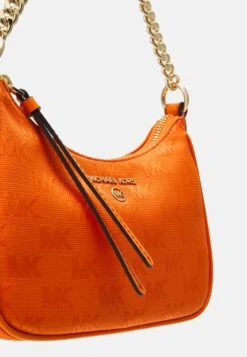 MICHAEL Michael Kors Jet Set Charm Chain Pouchette - Handtas - Apricot -Farfetch Winkel 50199315ad9e415e97c871b53d33cc0e