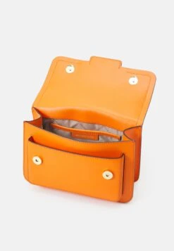 MICHAEL Michael Kors Heather - Schoudertas - Apricot -Farfetch Winkel 54c0ef305dab4595b6e71c816f18f38c