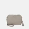 MICHAEL Michael Kors Jet Camera - Schoudertas - Pearl Grey