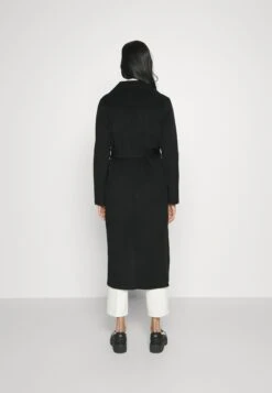 MICHAEL Michael Kors Belted Wrap Style Face Coat - Mantel - Black -Farfetch Winkel 5562f912943f401ba59810f14871fe2e