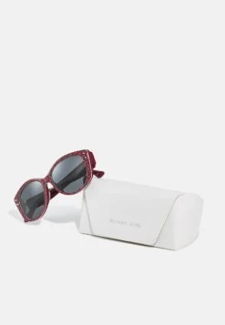 Michael Kors Charleston - Zonnebril - Merlot 10 Michael Kors Charleston - Zonnebril - Merlot -Farfetch Winkel 59719a7d5dbb4773862394d9735ee78e