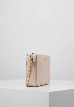 MICHAEL Michael Kors Jet Set Travel Crossbody - Schoudertas - Soft Pink -Farfetch Winkel 5d7a30428d724529b3271aed24b6f0bc