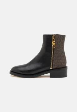 MICHAEL Michael Kors Regan- Korte Laarzen - Black/Brown -Farfetch Winkel 5f930a584e3144f98446cced96b89308